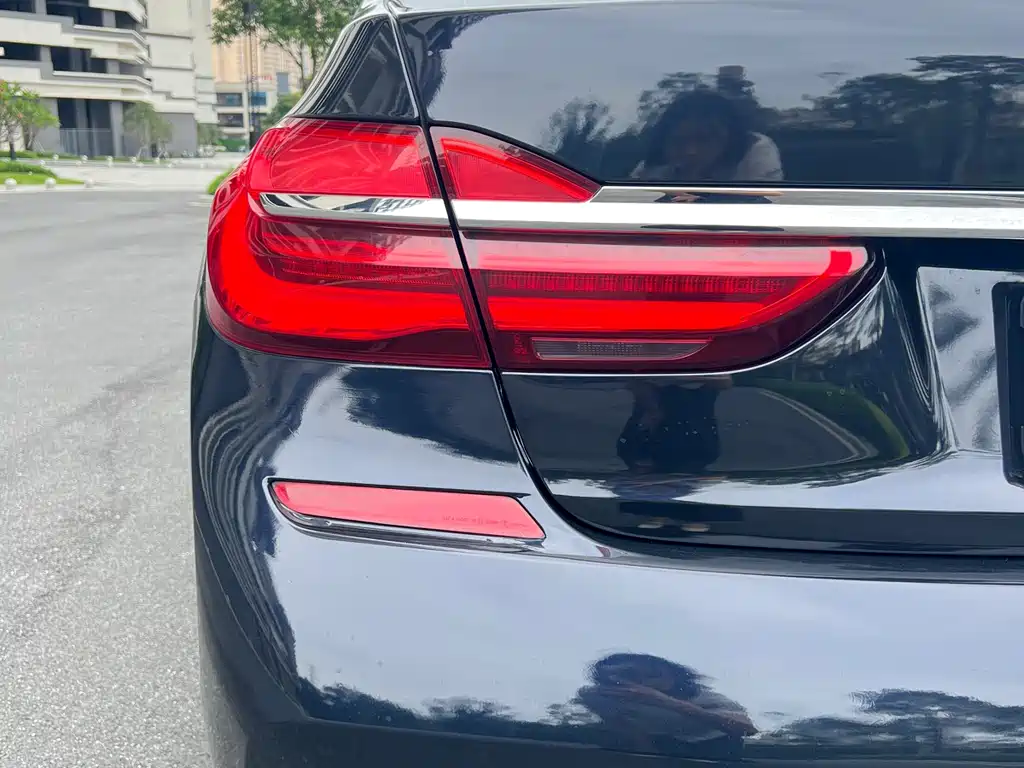 BMW 7 Series 2018 — фото 9