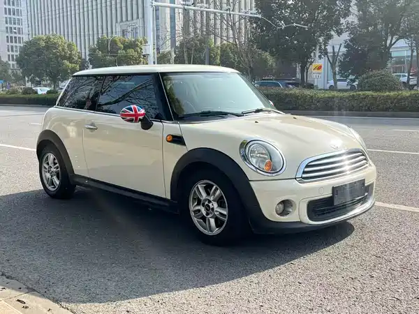 MINI MINI 2011