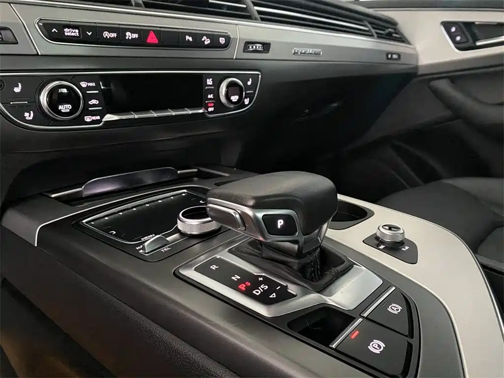 Audi Q7 2019 — фото 13