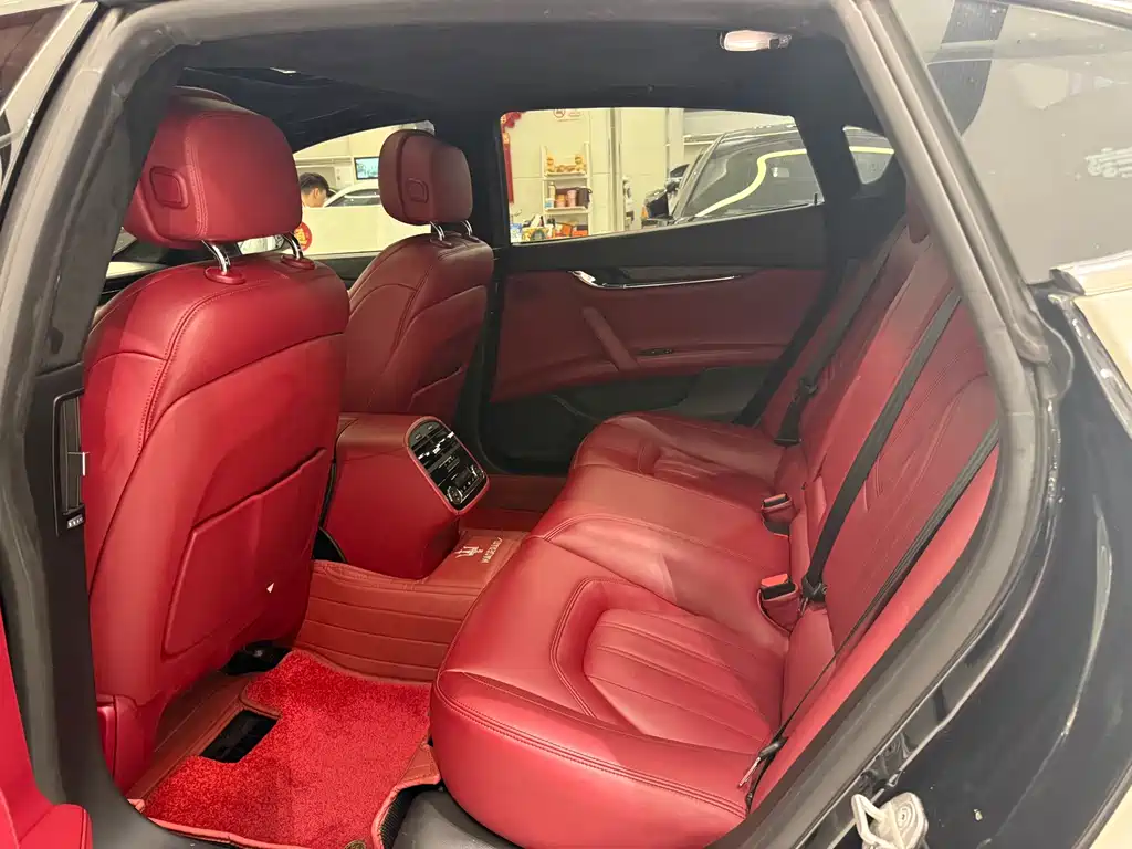 Maserati Quattroporte 2019 — фото 11