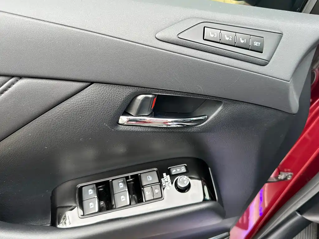 Toyota Alphard 2020 — фото 20