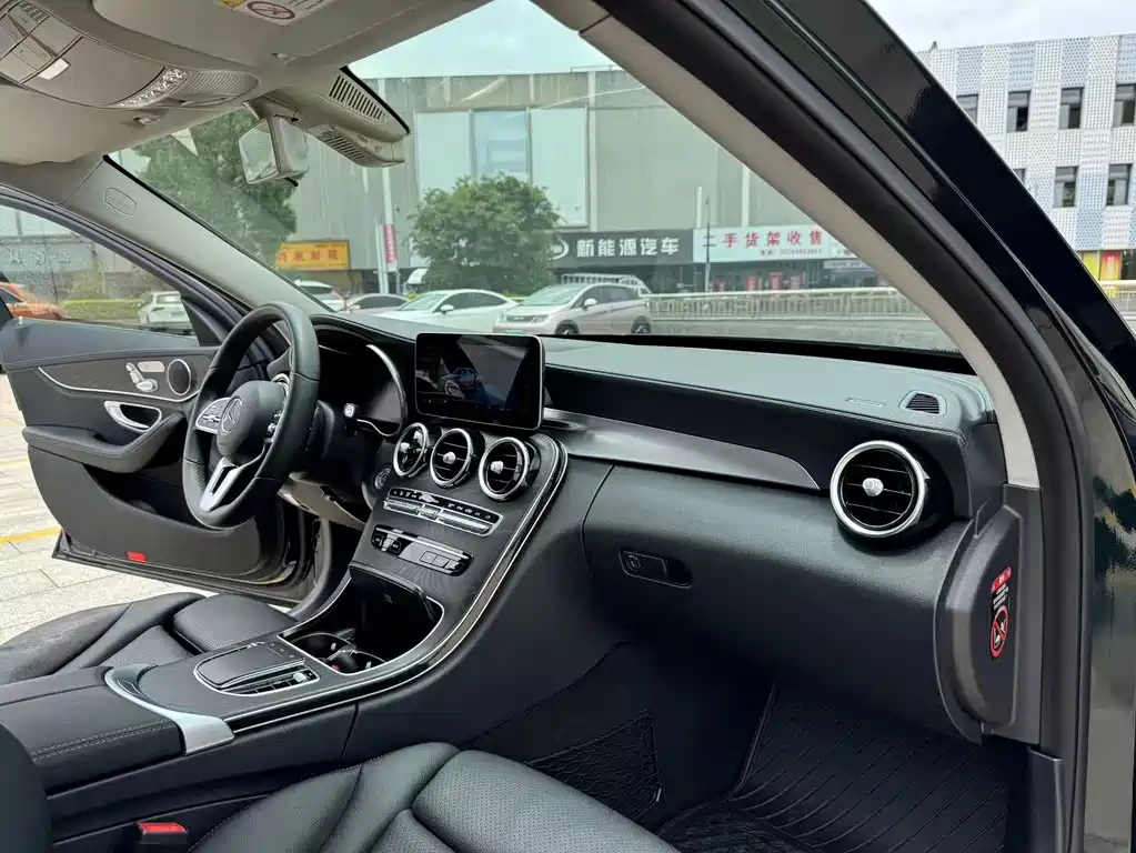 Mercedes-Benz C-Class 2019 — фото 28