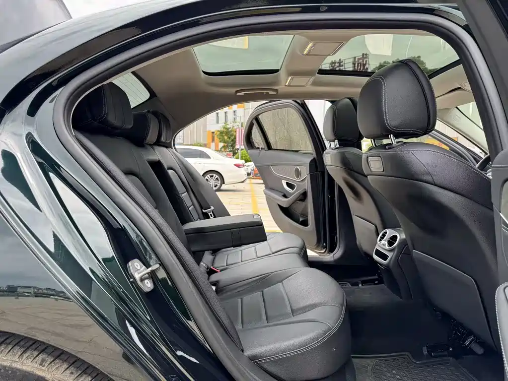 Mercedes-Benz C-Class 2019 — фото 21
