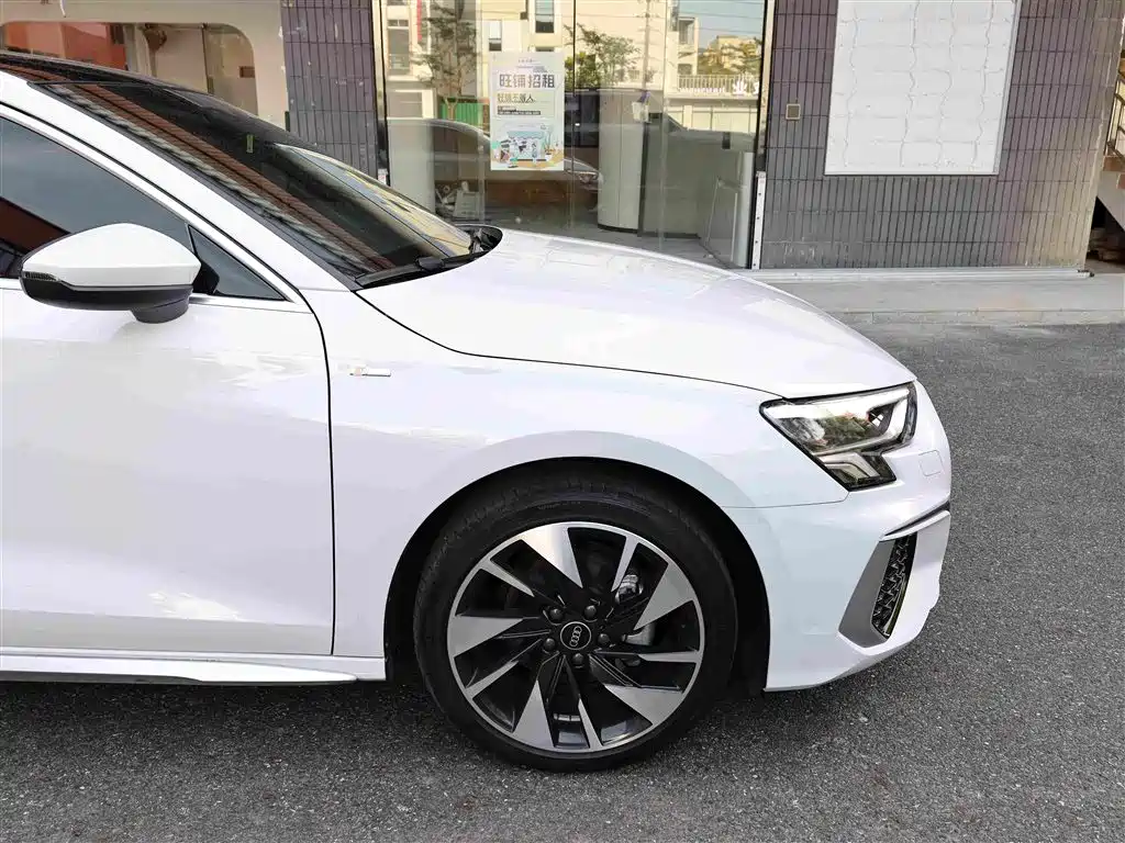 Audi A3 2024 — фото 28