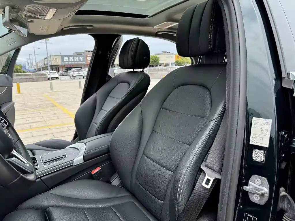 Mercedes-Benz C-Class 2019 — фото 13