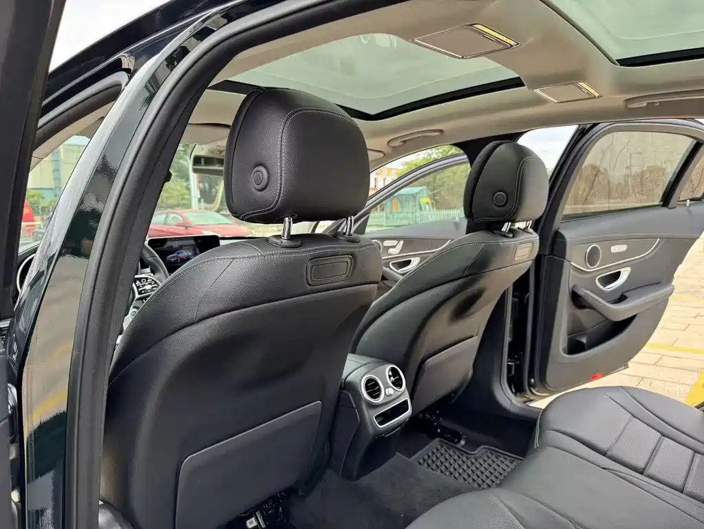 Mercedes-Benz C-Class 2019 — фото 15