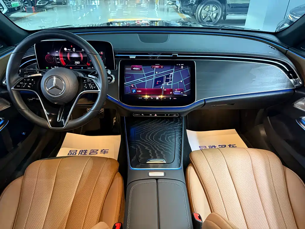 Mercedes-Benz E-Class 2025 — фото 10