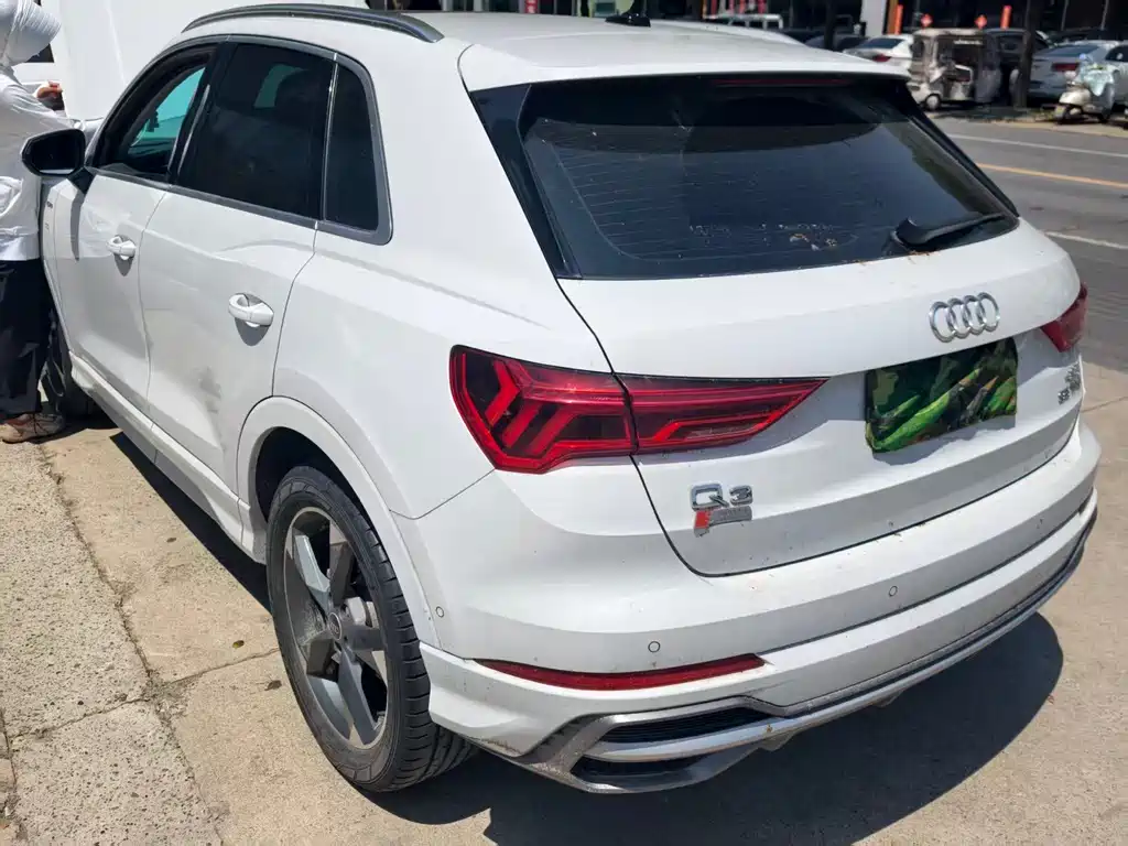 Audi Q3 2023 — фото 4