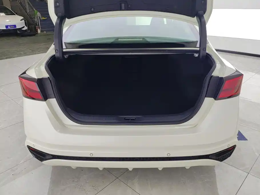 Nissan Teana 2022