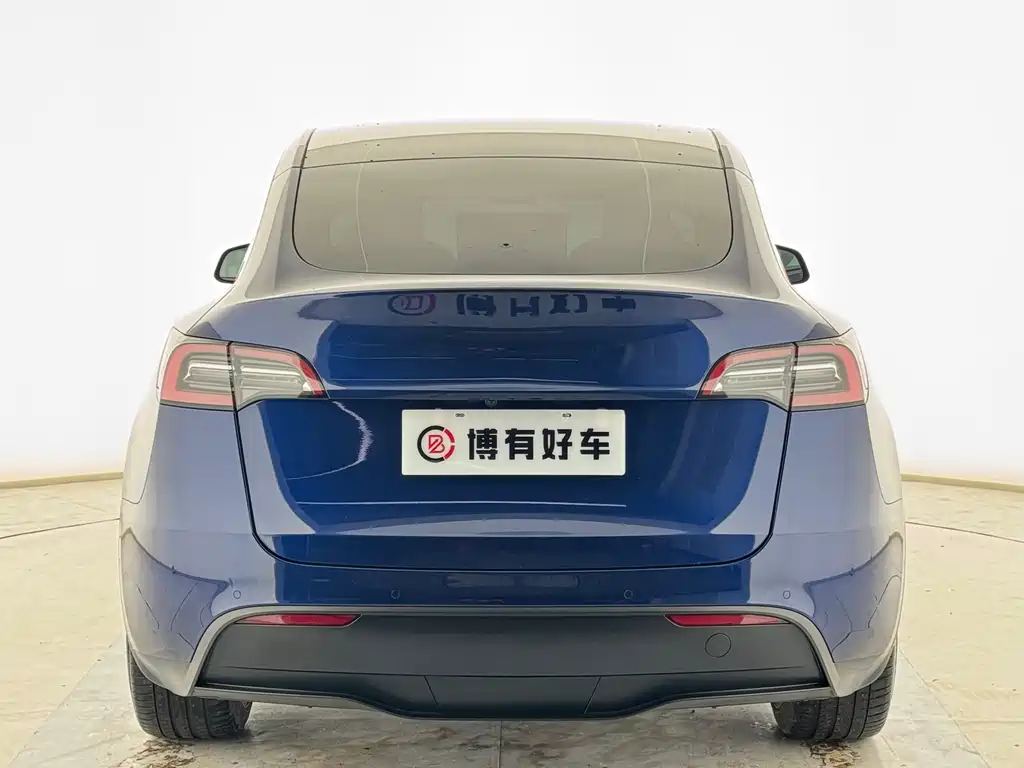 Tesla Model Y 2023 — фото 13