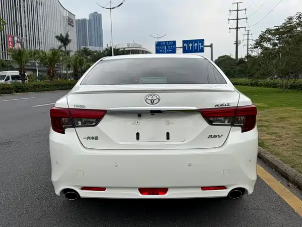 Toyota Reiz 2016