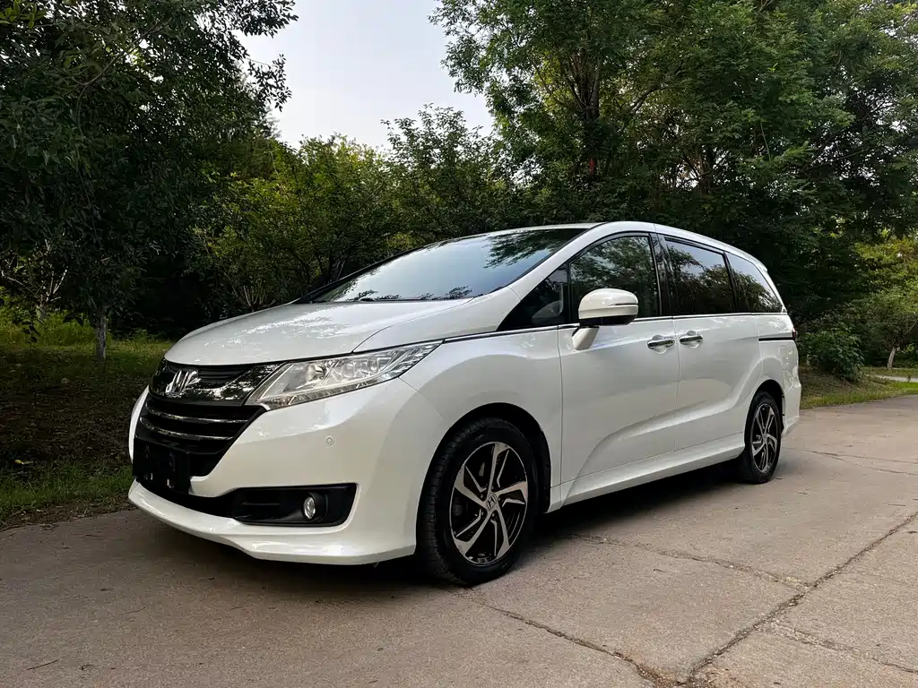 Honda Odyssey 2017 — фото 1