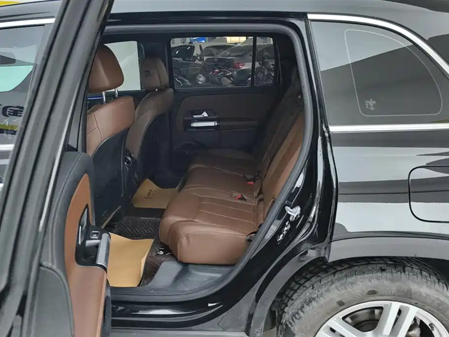 Mercedes-Benz GLB 2023 — фото 11