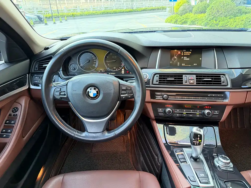 BMW 5 Series 2017 — фото 7