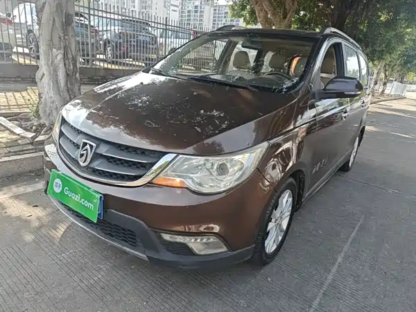 Baojun 730 2015