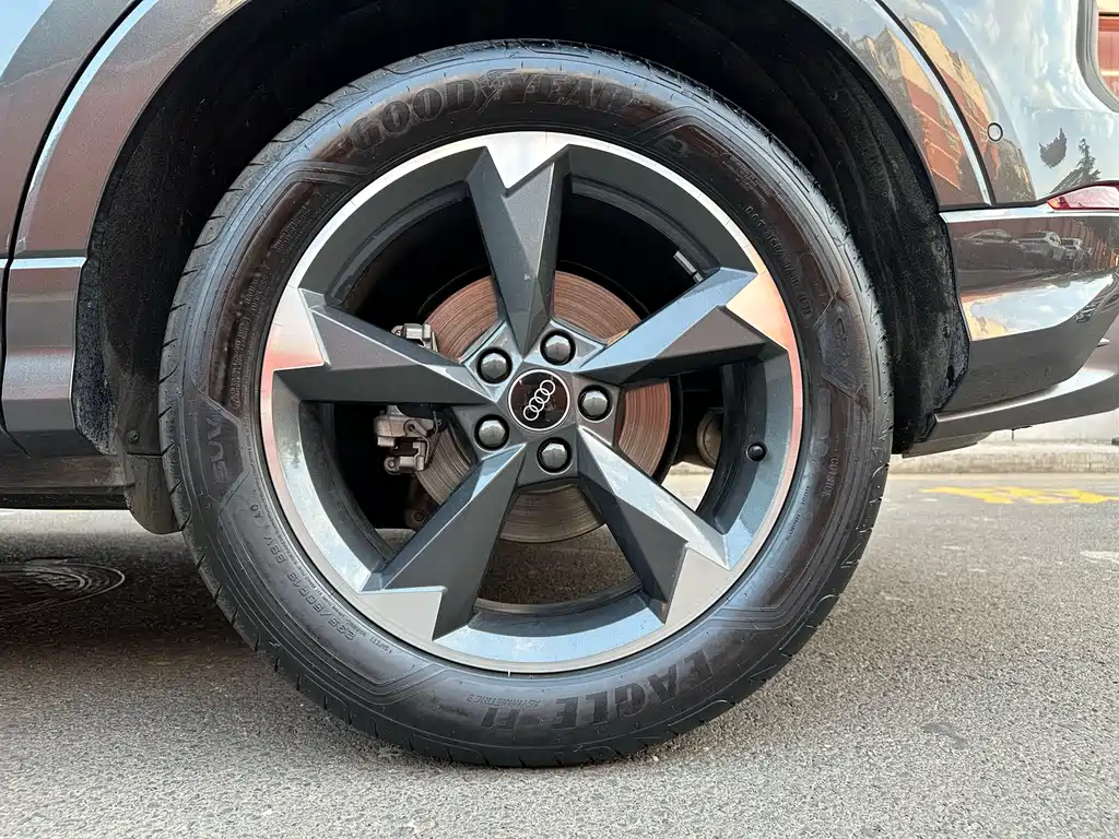 Audi Q3 2023 — фото 20