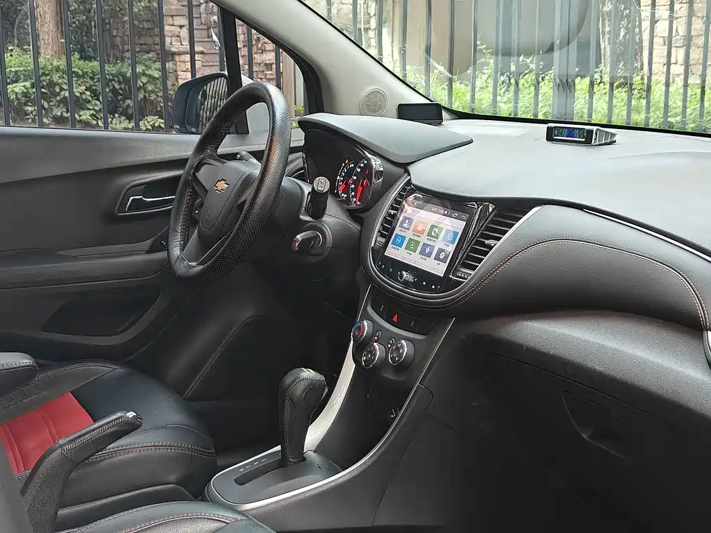 Chevrolet Trax 2018 — фото 10