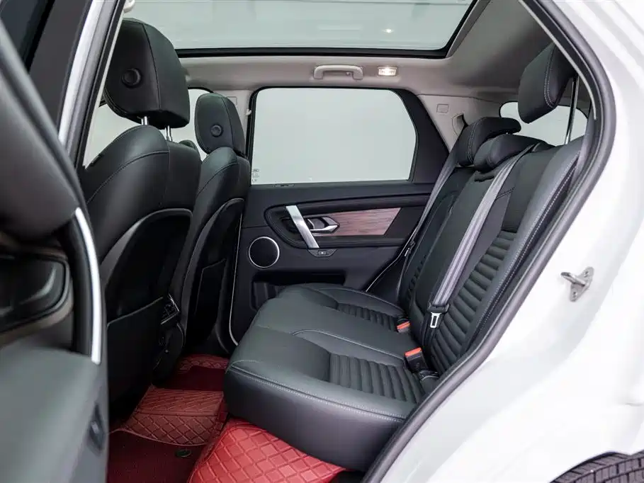 Land Rover Discovery Sport 2024 — фото 12