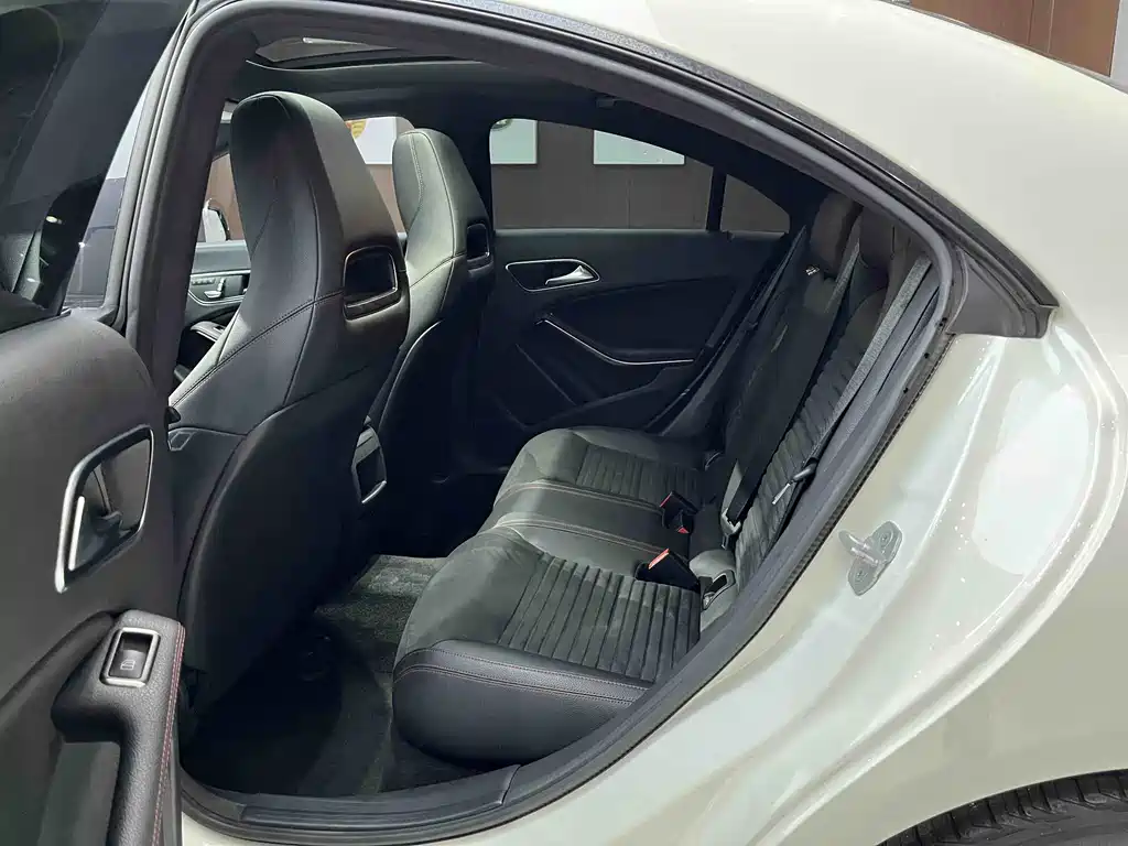 Mercedes-Benz CLA 2017 — фото 13