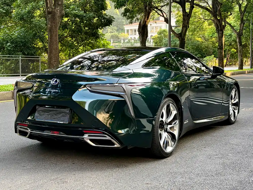 Lexus LC 2018 — фото 17
