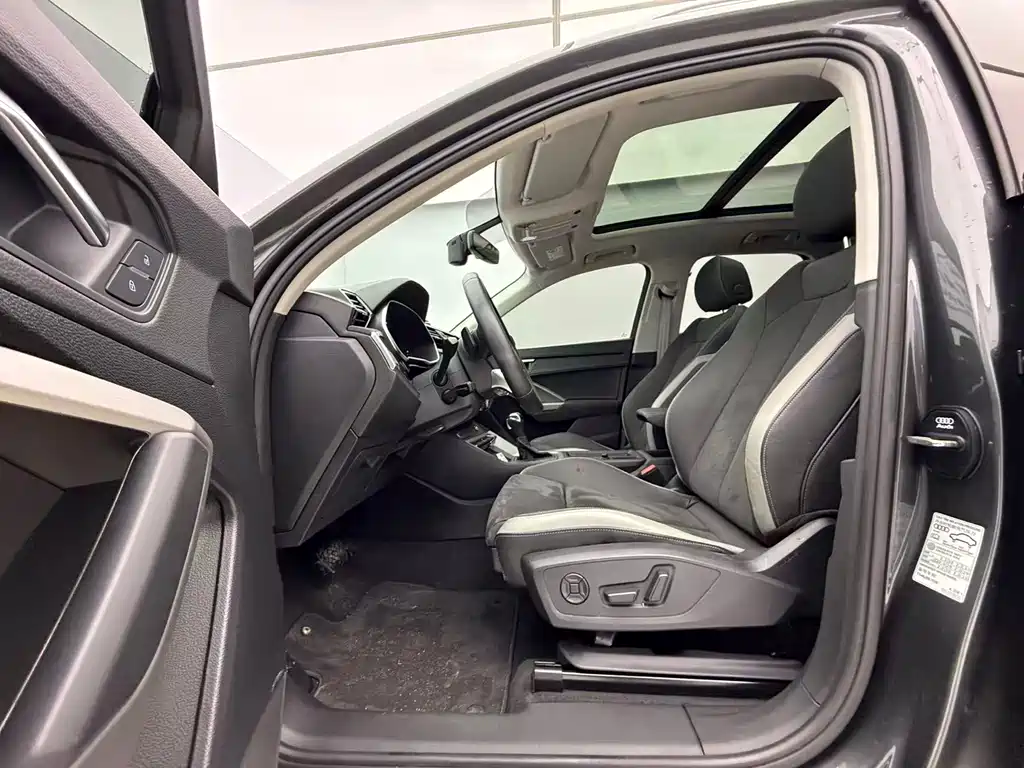 Audi Q3 2022 — фото 13