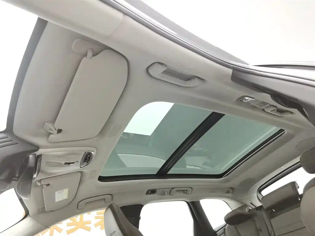 Volvo XC60 PHEV 2020 — фото 14