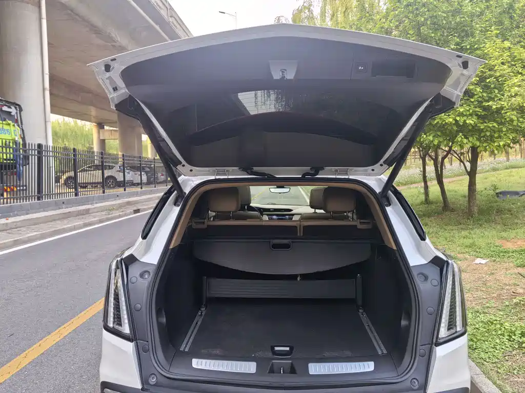 Cadillac XT5 2019 — фото 19