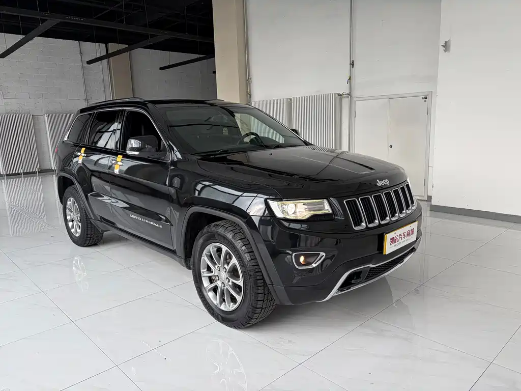 Jeep Grand Cherokee 2017 — фото 3