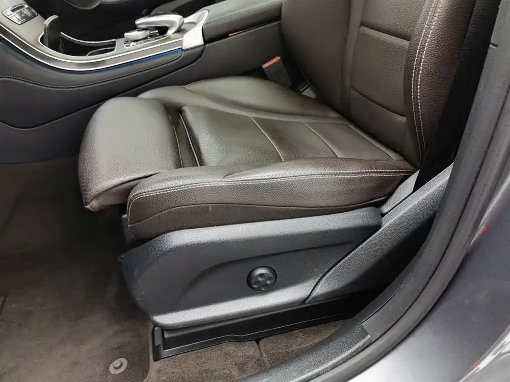 Mercedes-Benz GLC 2016 — фото 20