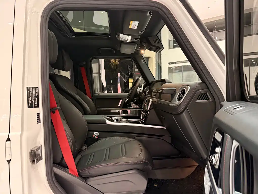 Mercedes-Benz G-Class 2023 — фото 11
