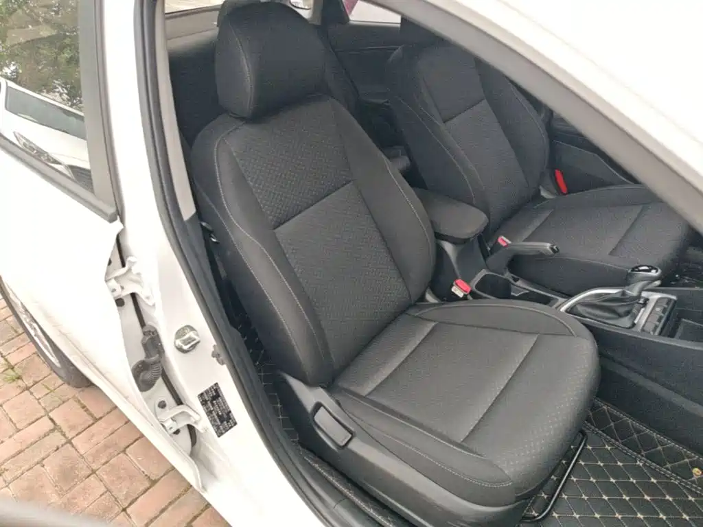 Hyundai Elantra 2021 — фото 25