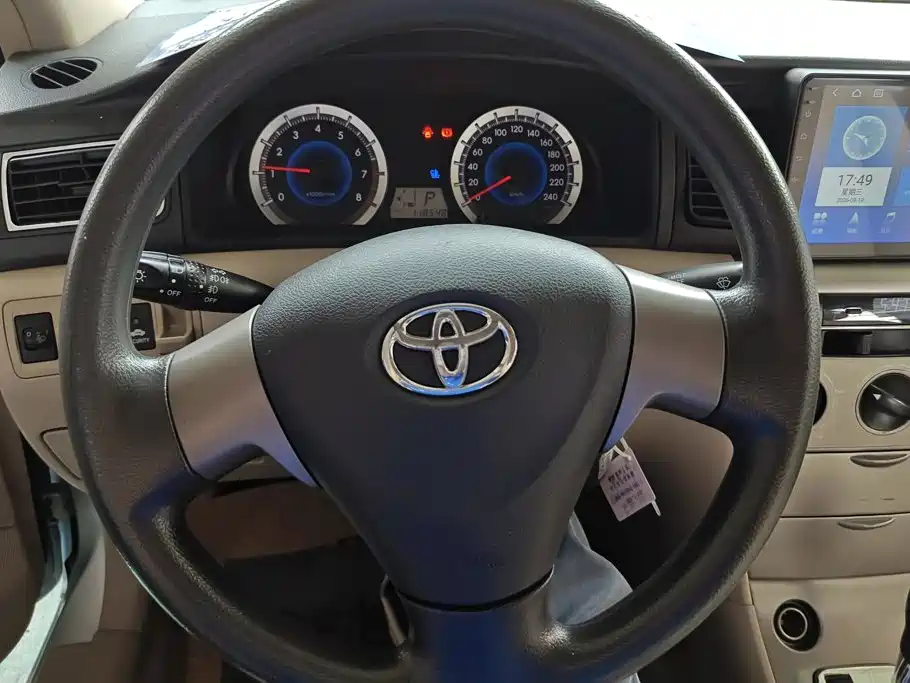 Toyota Corolla 2013 — фото 15