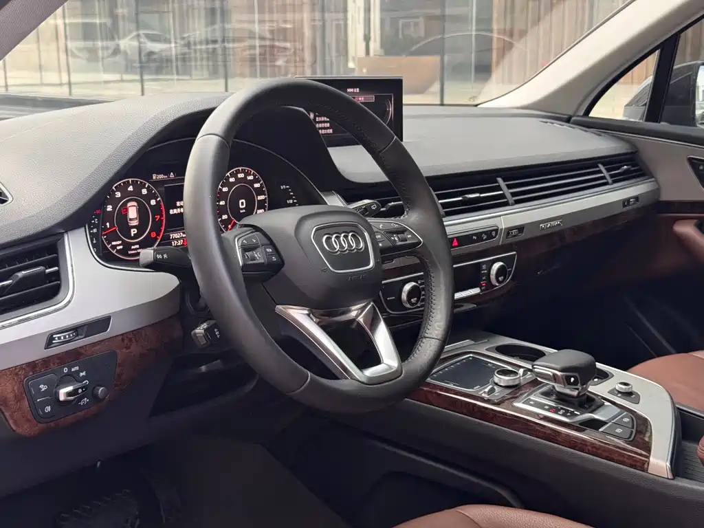 Audi Q7 2016 — фото 11