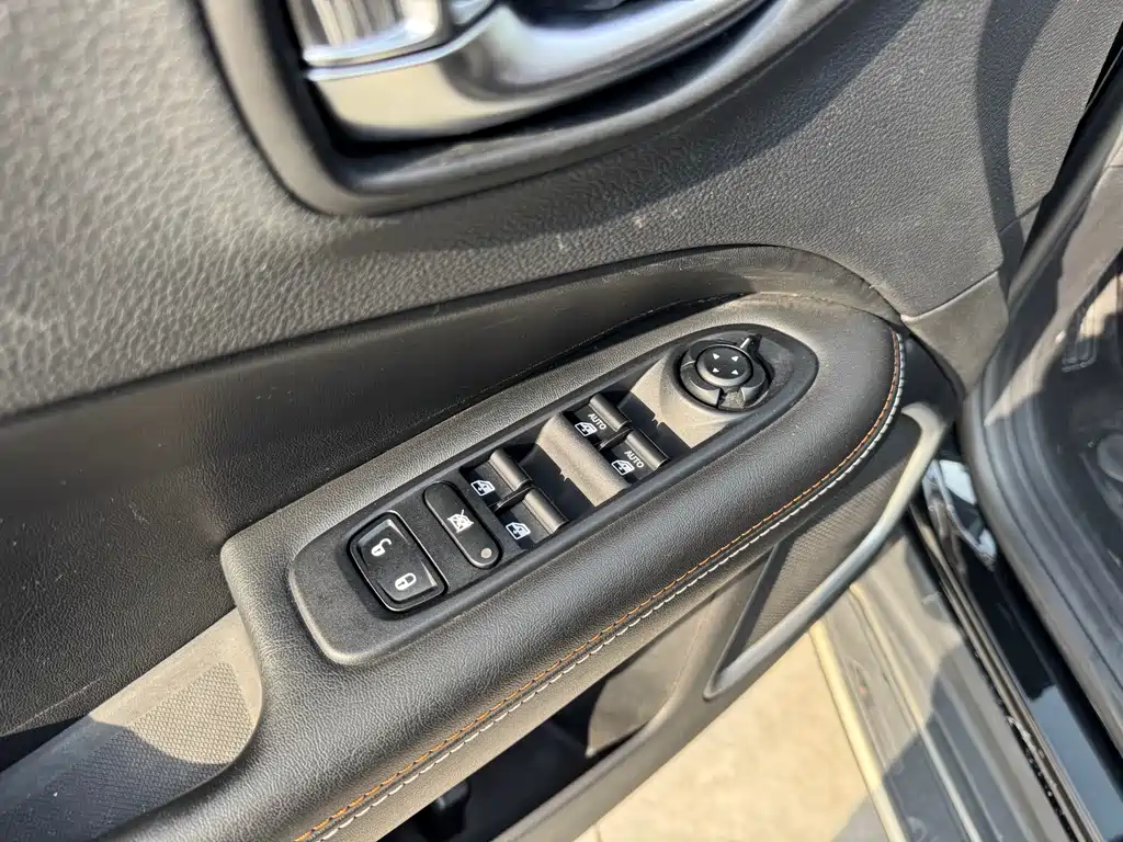 Jeep Compass 2018 — фото 13