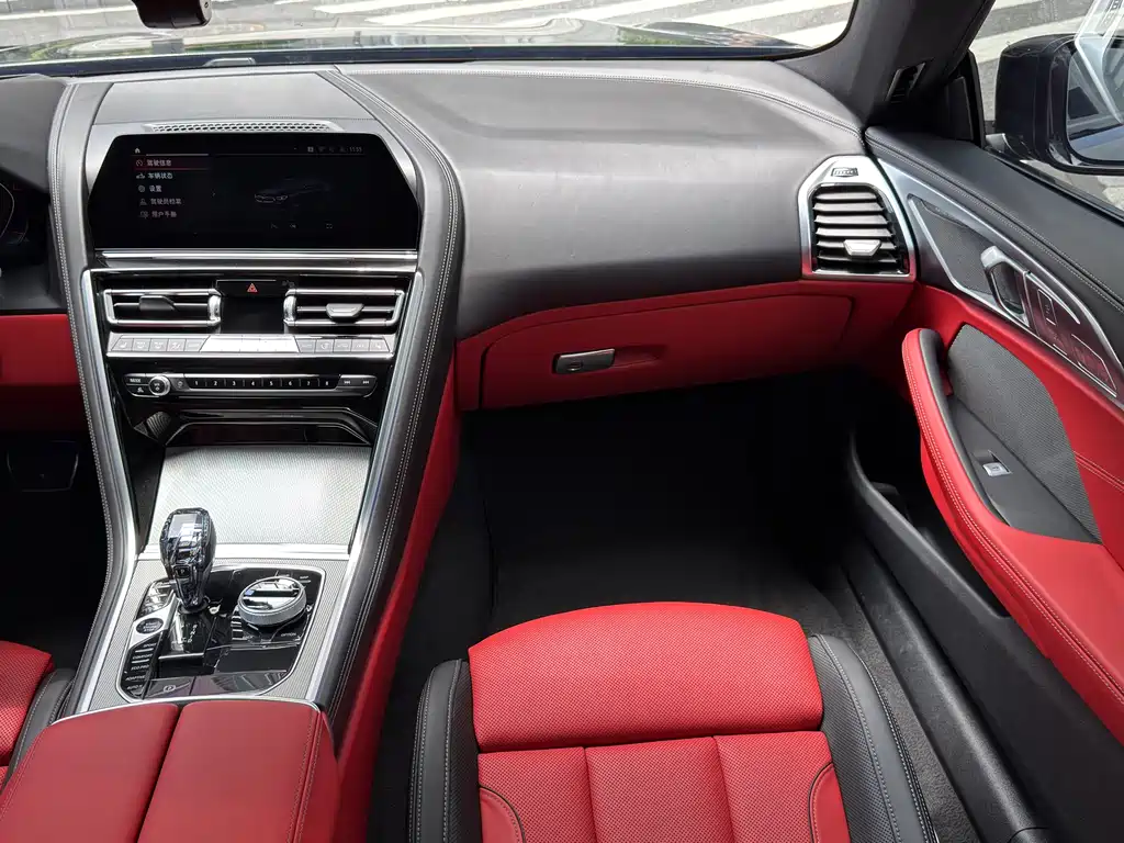 BMW 8 Series 2021 — фото 12