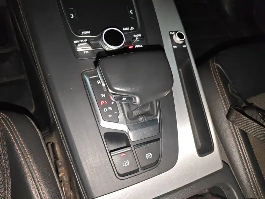 Audi Q5L 2019