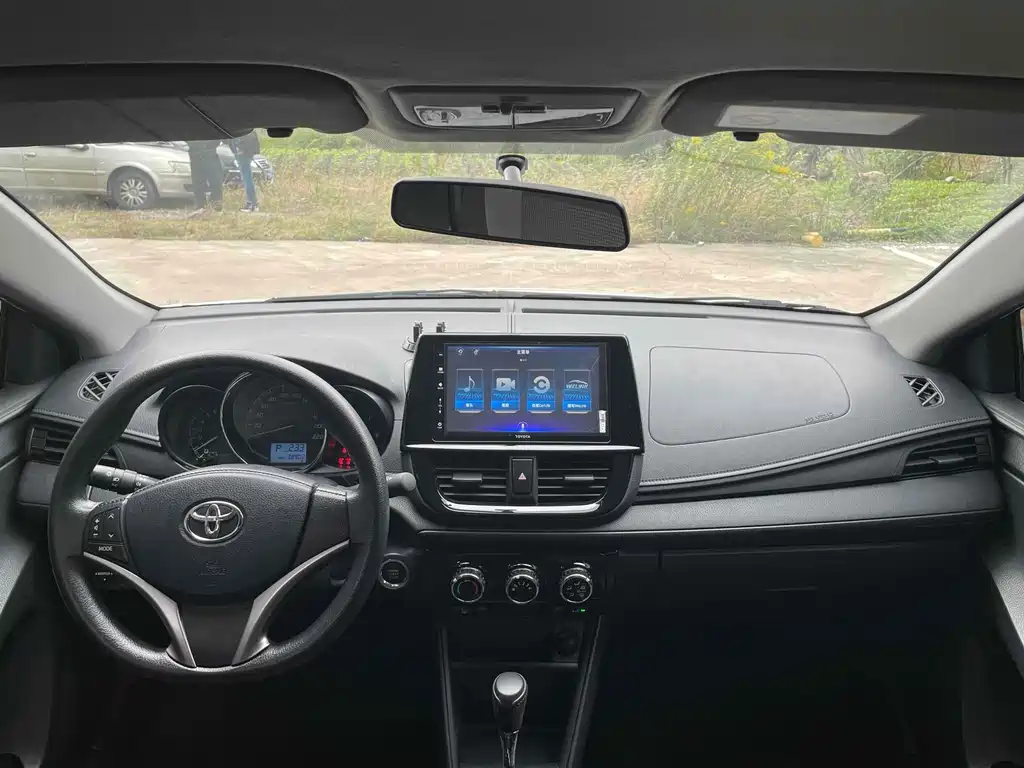 Toyota Vios 2023 — фото 11