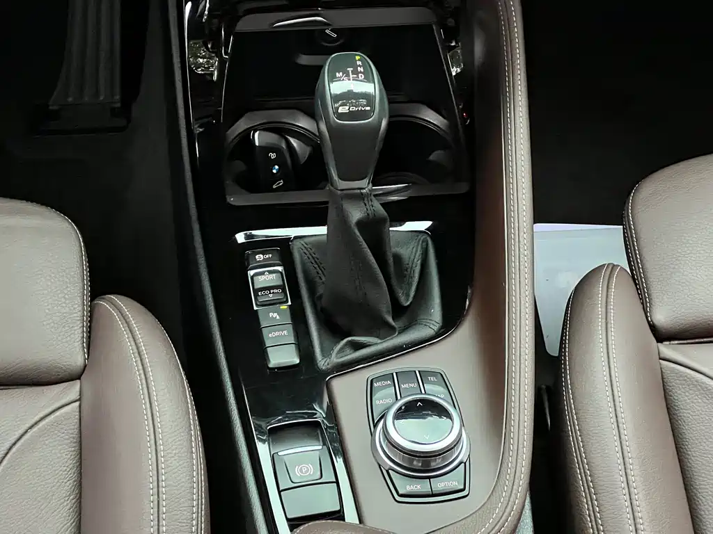 BMW X1 New Energy 2017 — фото 11