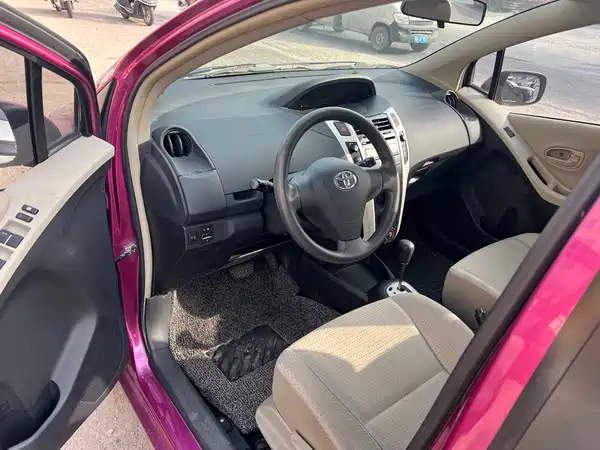 Toyota Yaris 2011