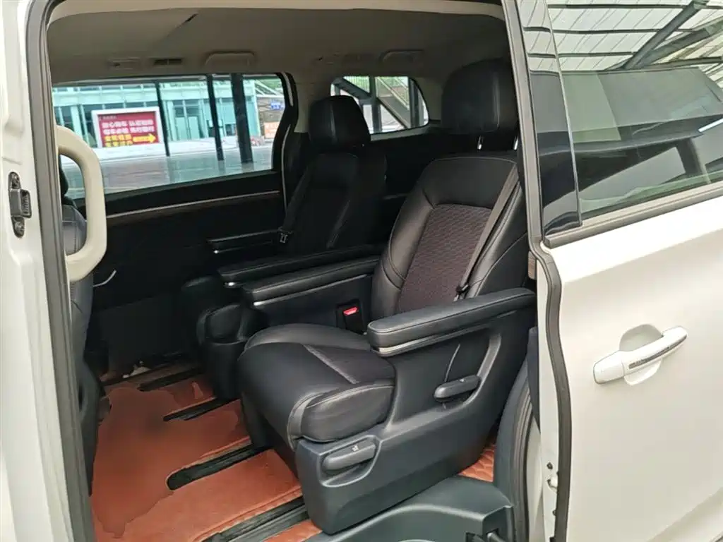 GAC Motor Trumpchi M8 2022 — фото 17
