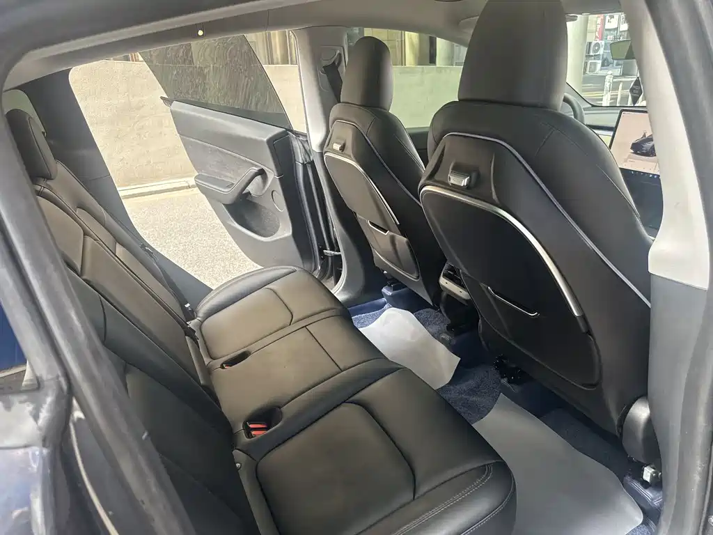 Tesla Model Y 2023 — фото 10