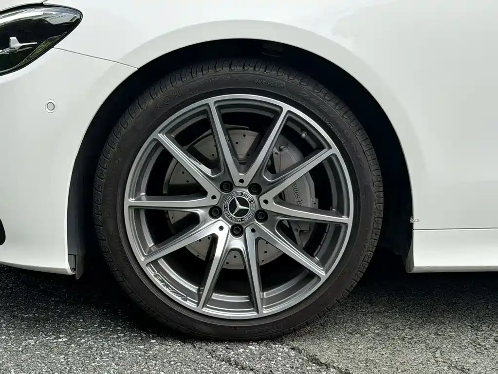 Mercedes-Benz E-Class 2021 — фото 19
