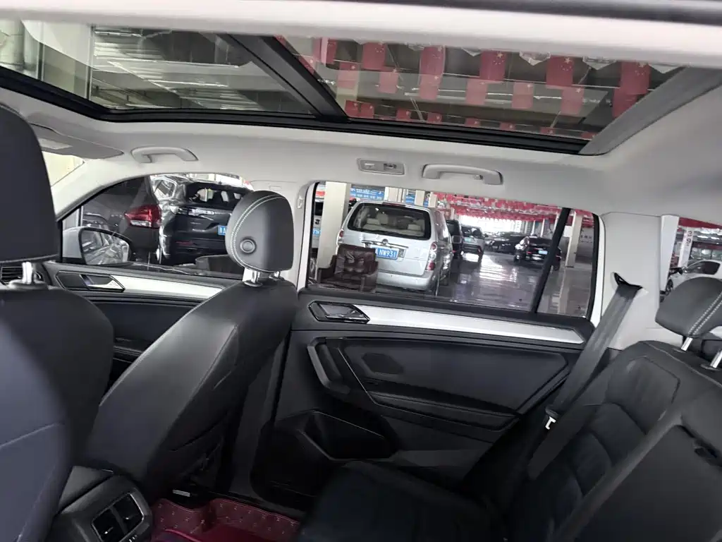 Volkswagen Tiguan L 2018 — фото 18