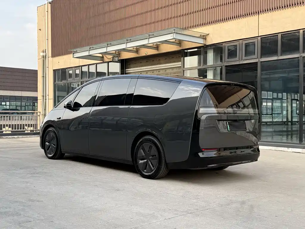 Li Auto Li MEGA 2025