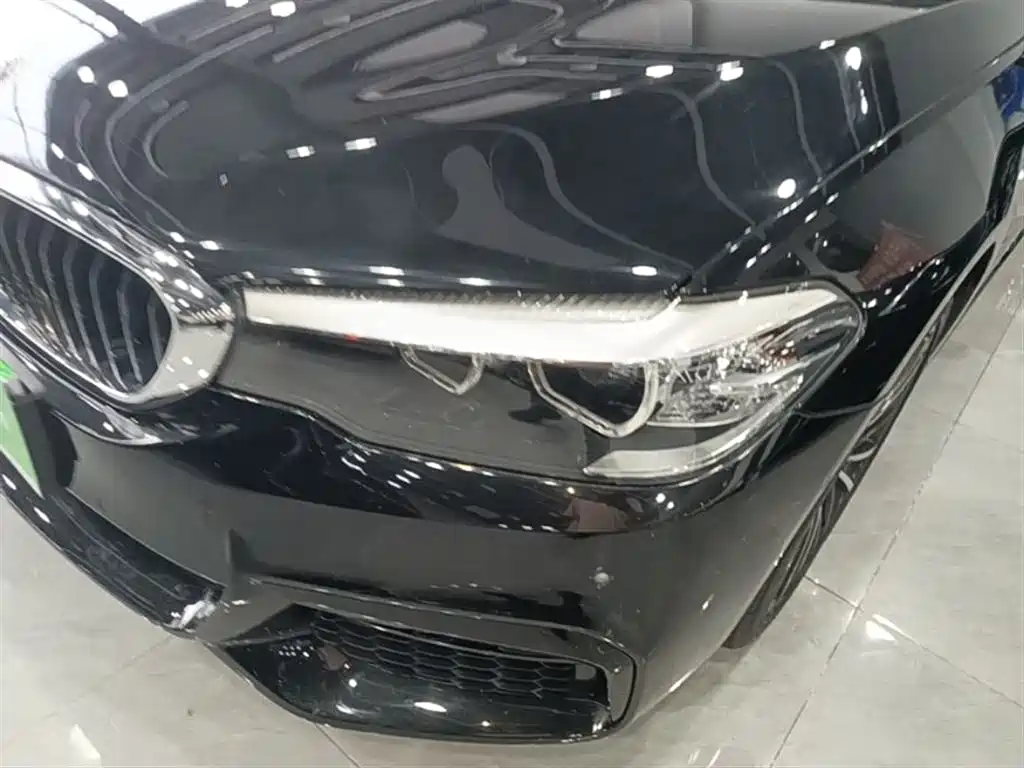 BMW 5 Series 2019 — фото 24