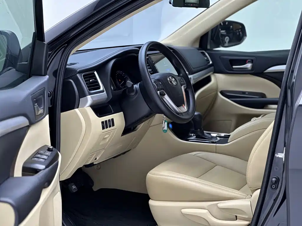 Toyota Highlander 2020 — фото 13