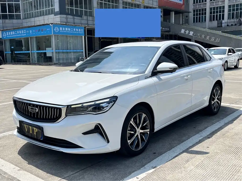 Geely Emgrand 2022