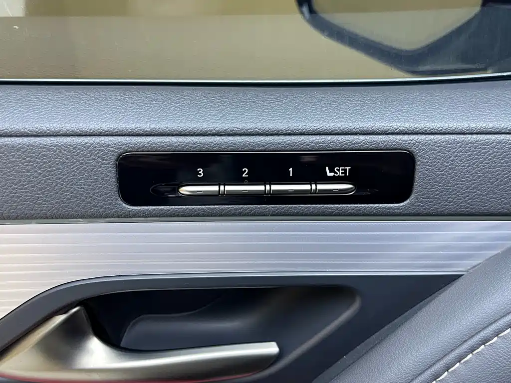Lexus LX 2023 — фото 12
