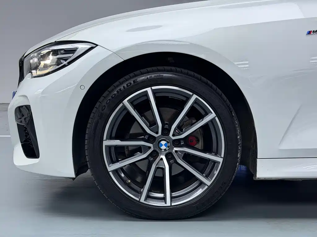 BMW 3 Series 2019 — фото 14