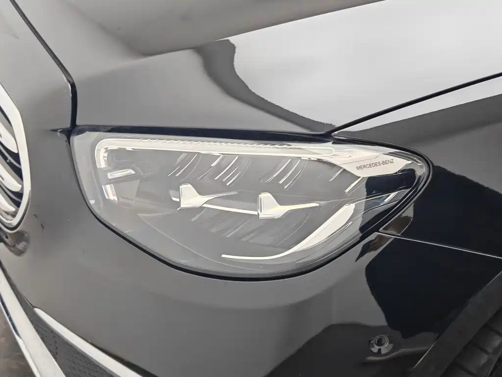 Mercedes-Benz E-Class 2023 — фото 8